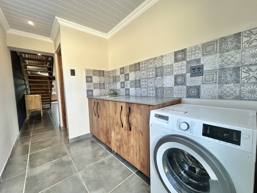 3 Bedroom Property for Sale in Paradise Beach Eastern Cape